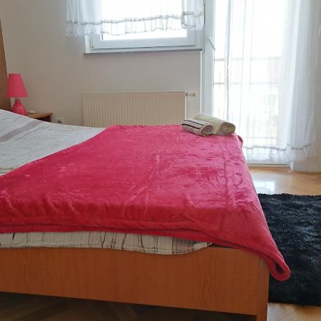 Guesthouse Sava สลาวอนสกีบรอด ภายนอก รูปภาพ