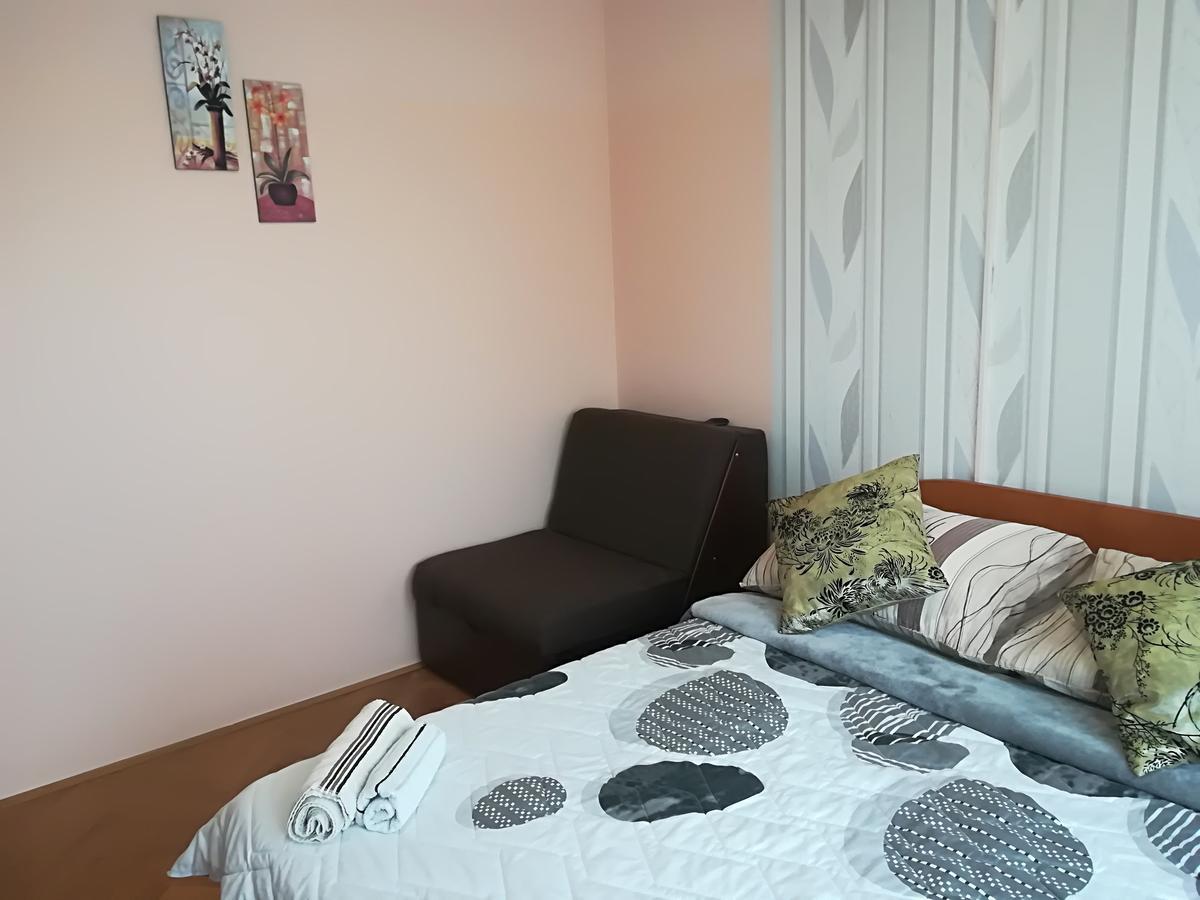 Guesthouse Sava สลาวอนสกีบรอด ภายนอก รูปภาพ