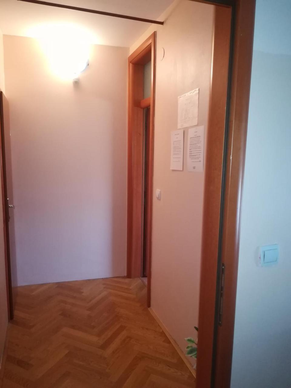 Guesthouse Sava สลาวอนสกีบรอด ภายนอก รูปภาพ