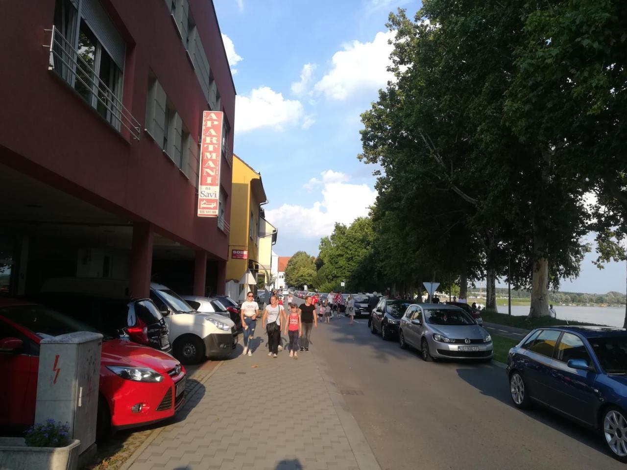 Guesthouse Sava สลาวอนสกีบรอด ภายนอก รูปภาพ