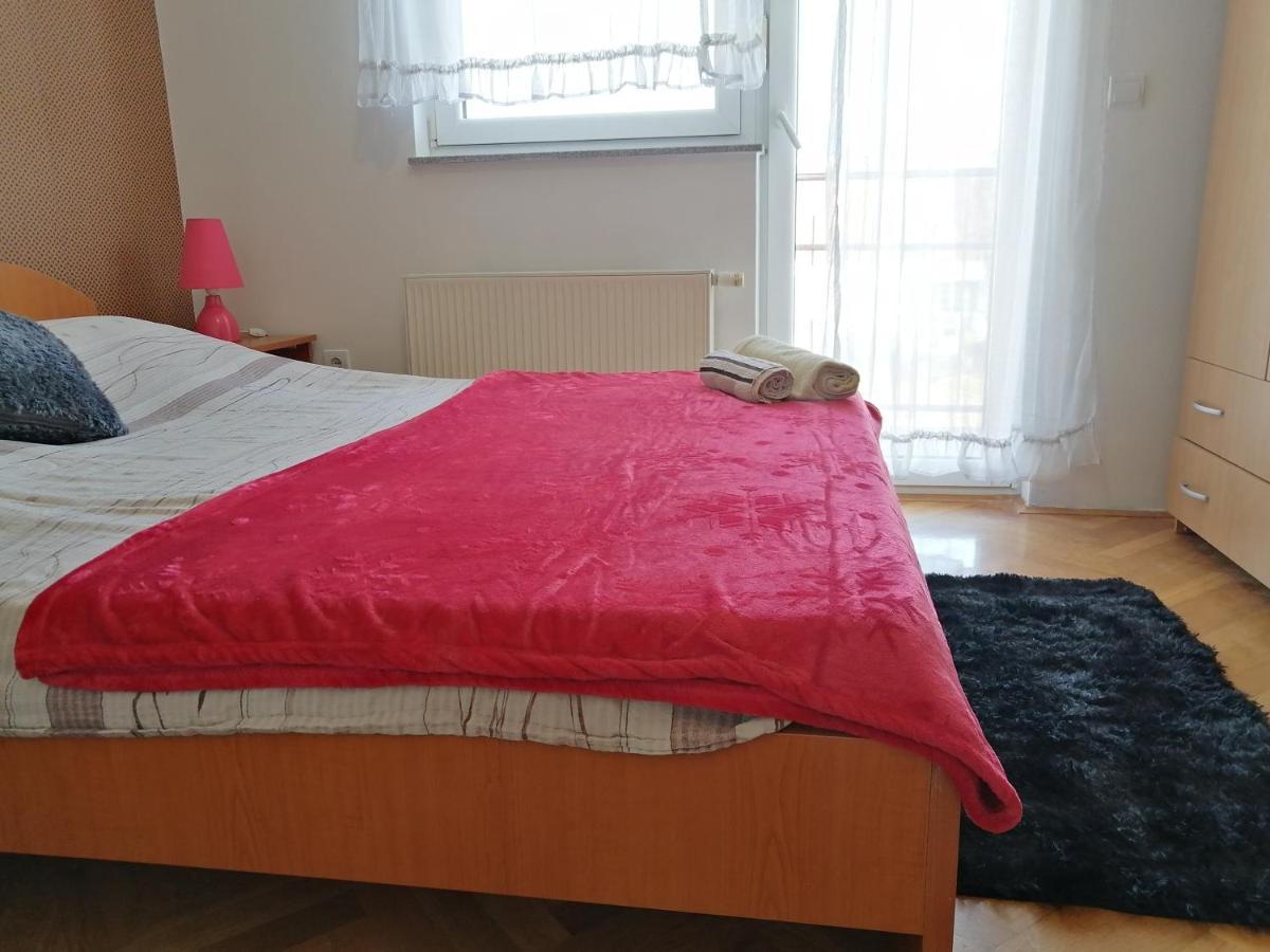 Guesthouse Sava สลาวอนสกีบรอด ภายนอก รูปภาพ