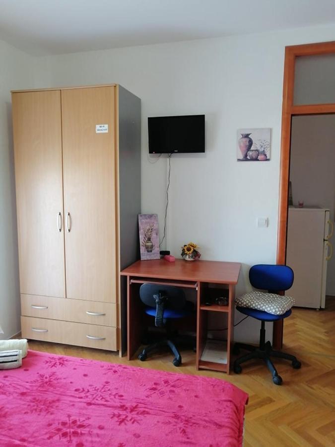 Guesthouse Sava สลาวอนสกีบรอด ภายนอก รูปภาพ