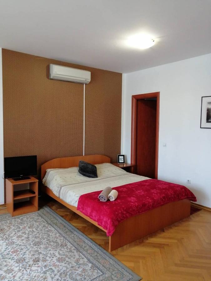 Guesthouse Sava สลาวอนสกีบรอด ภายนอก รูปภาพ