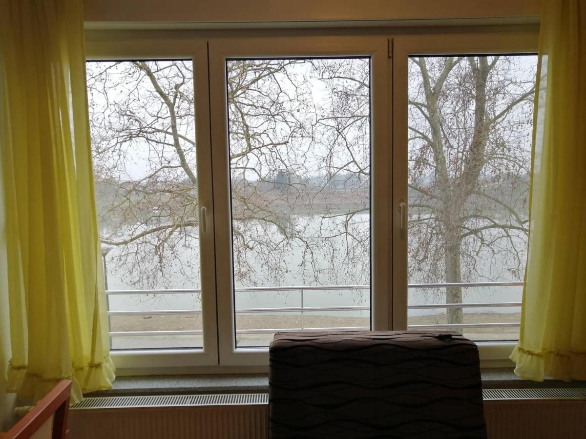 Guesthouse Sava สลาวอนสกีบรอด ภายนอก รูปภาพ